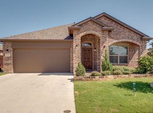1760 Falling Star Dr, Haslet, TX 76052