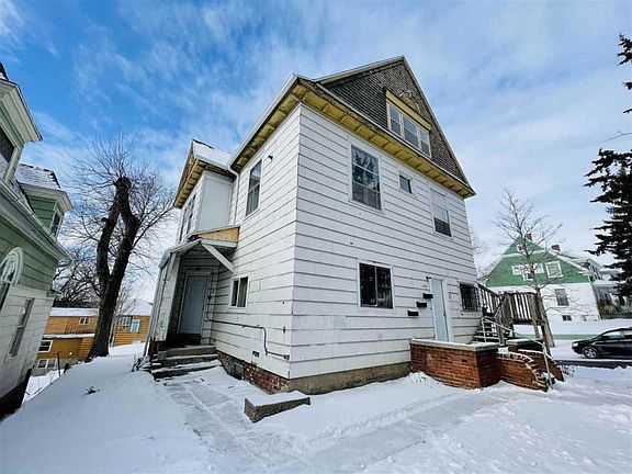 2nd image of 1425 Summit St