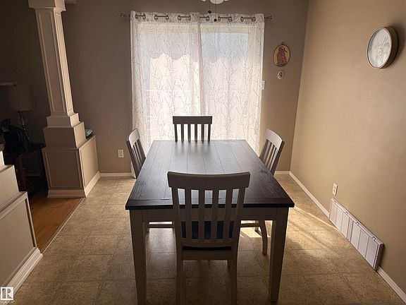 4th image of 10 Weston Ct