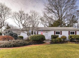 11 Meadowbrook Dr, Hillsborough, NJ
