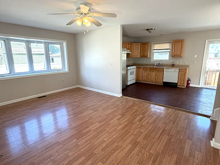 112 Tennyson Ave — Photo 11