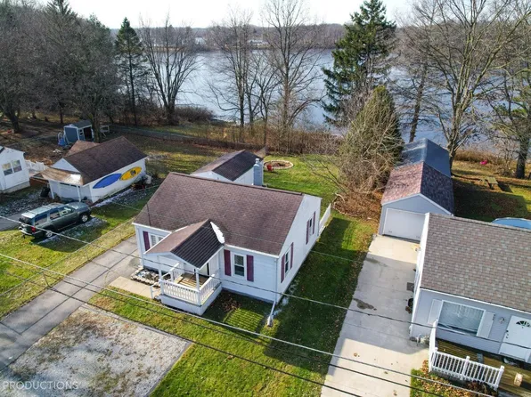 904 Park St, La Porte, IN 46350