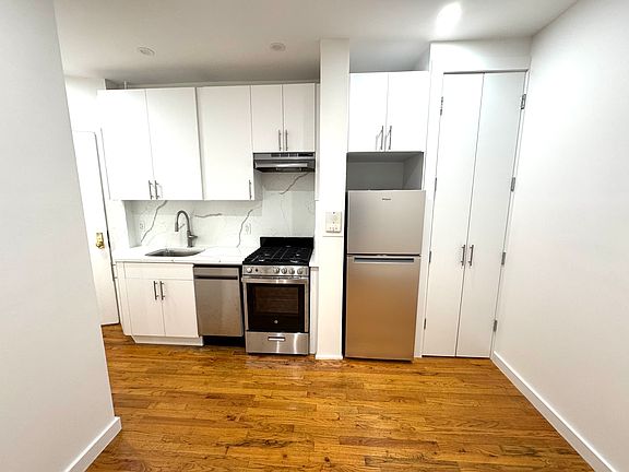 2nd image of 206 Thompson St #3