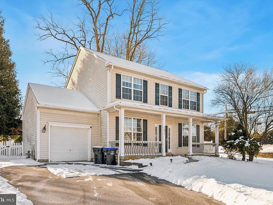 1st image of 101 Newport Cir