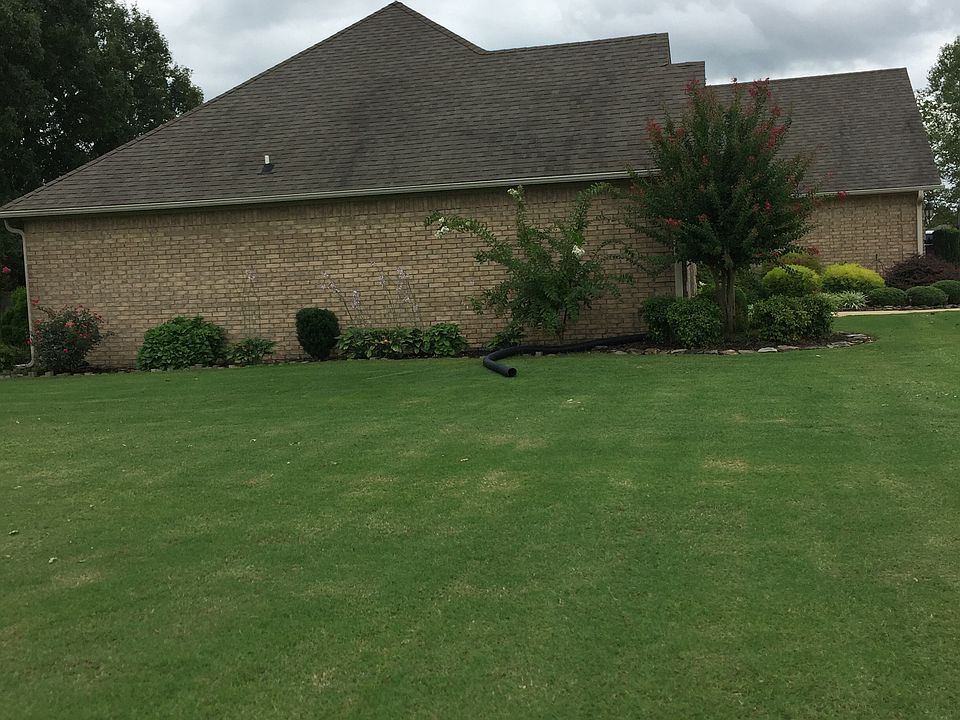 Extra lot on side of home