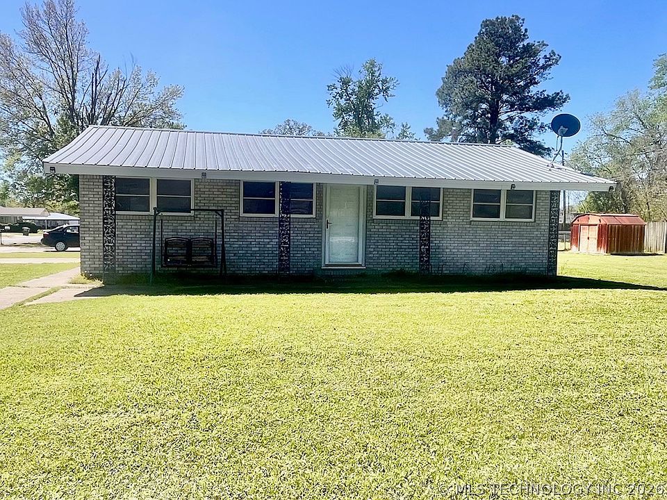 1st image of 1 Redwood Ln