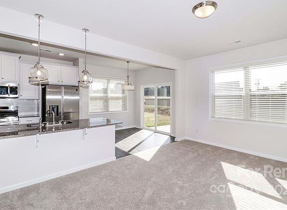 3rd image of 3935 Townes Blvd
