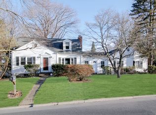 373 Davis Rd, Fairfield, CT 06825