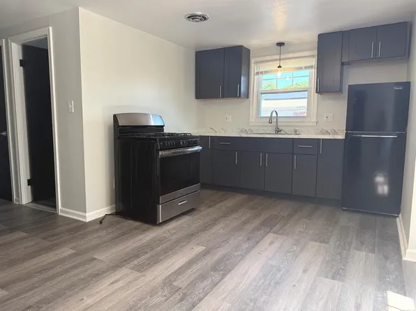 95 Burke St #2, Hamden, CT 06514