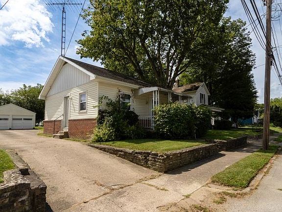 2nd image of 413 E Plum St