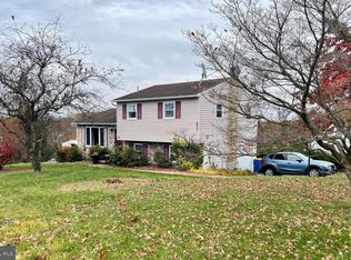 85 Burning Brush Cir, Etters, PA 17319