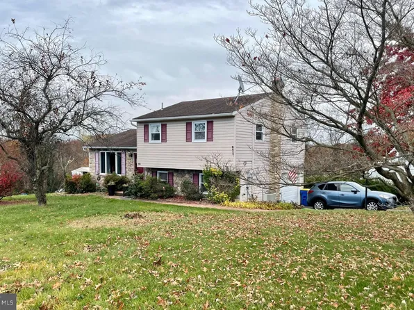 85 Burning Brush Cir, Etters, PA 17319