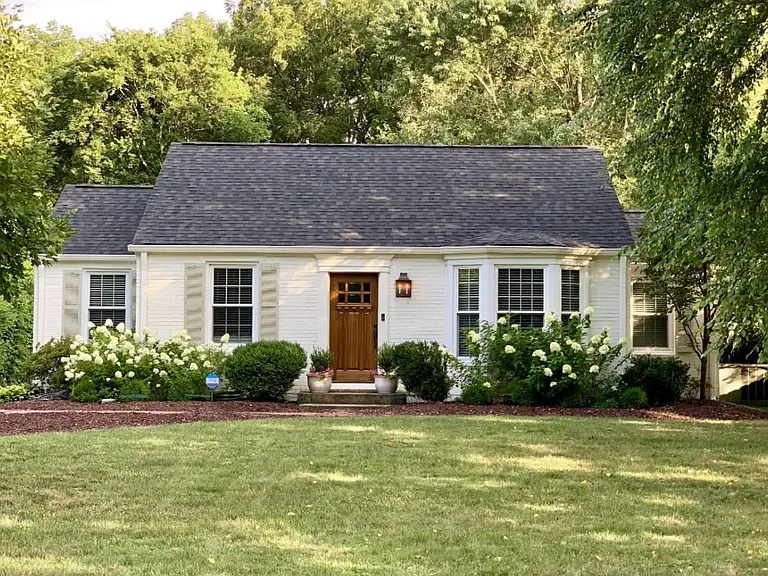 3406 Springbrook Dr — Photo 1