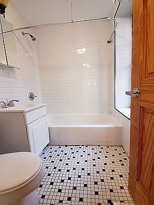 5th image of 136 Lexington Ave #3