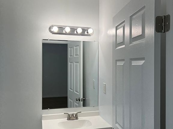 3rd image of 11921 Runnymede St #11921