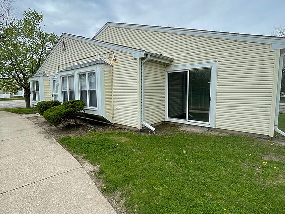 2nd image of 2306 Windsor Ln