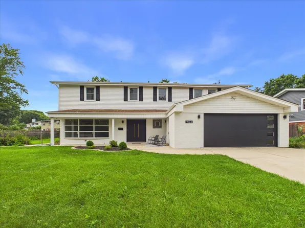 1504 Pfingsten Rd, Glenview, IL 60025