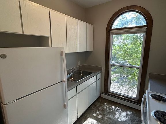 5th image of 728 E 16th St APT 21