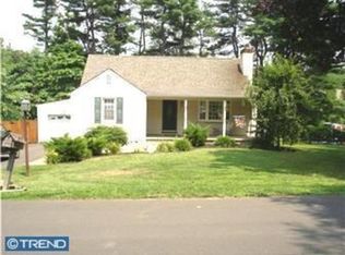 316 Skyline Dr, Feasterville, PA 19053