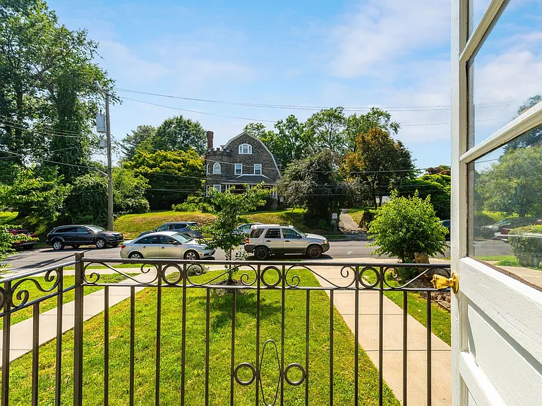 Belmont Place — Photo 108