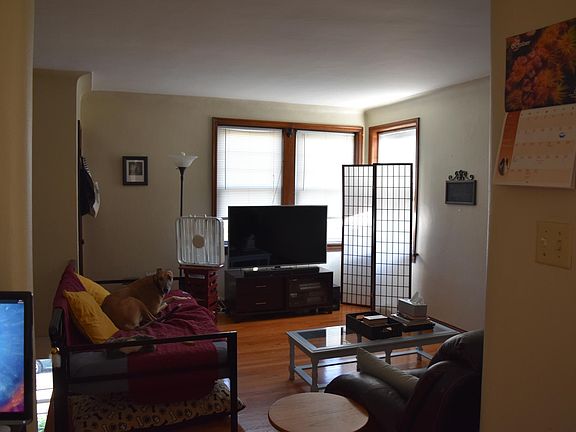 4th image of 4162 Fairview Ave