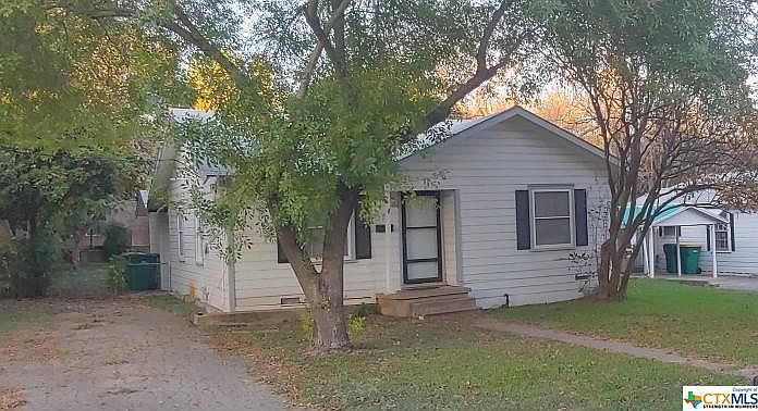 2nd image of 208 W 14th Ave