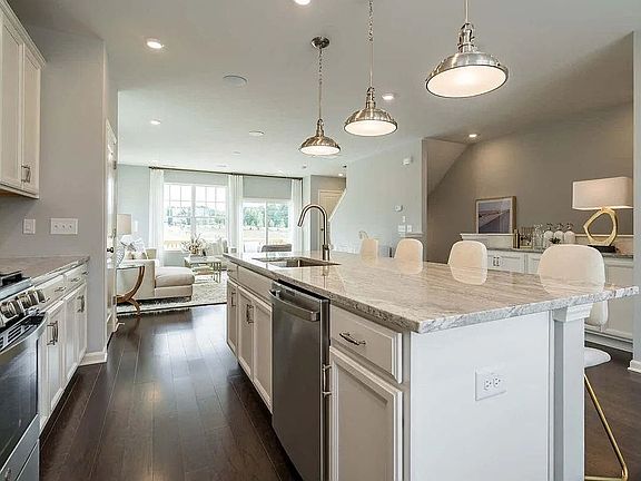 3rd image of 1109 Falling Rock Pl