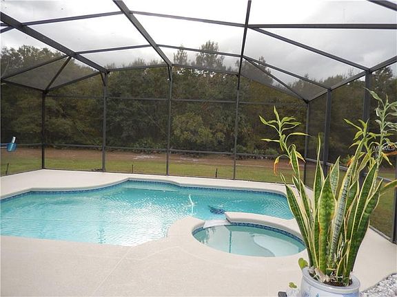 4th image of 1121 Parker Canal Ct