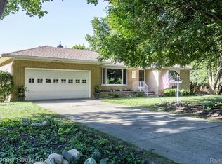 4126 Yankee Rd, Saint Clair, MI 48079