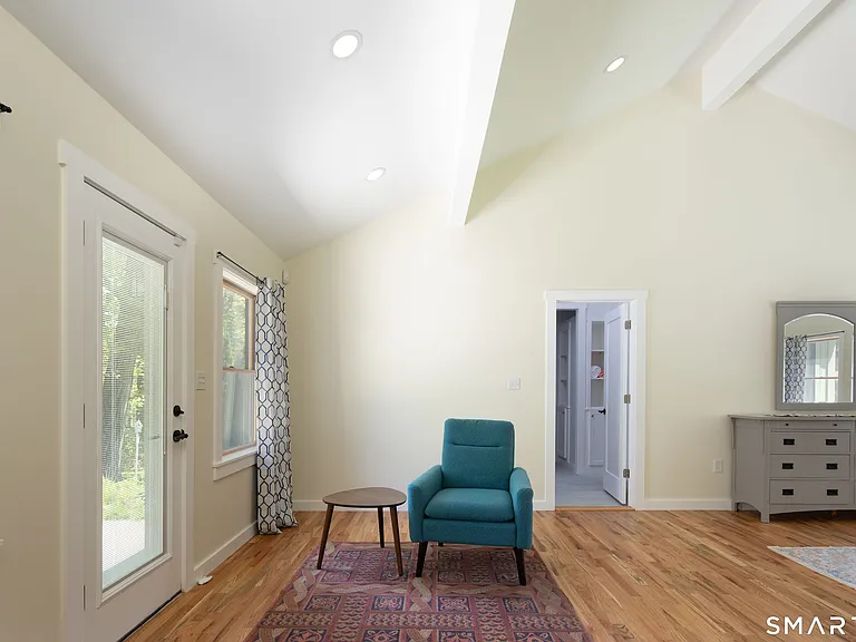 9 Woodcrest Ln — Photo 11