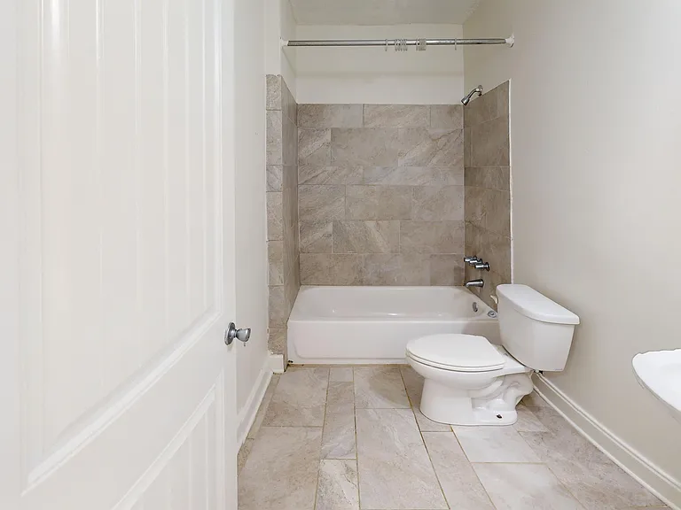 827 S Perry St — Photo 8