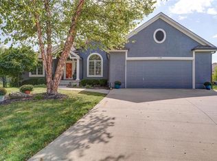 1705 SW Summit Hill Cir, Lees Summit, MO 64081