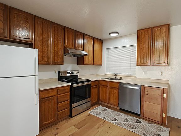 5th image of 2621 Clement St APT 1