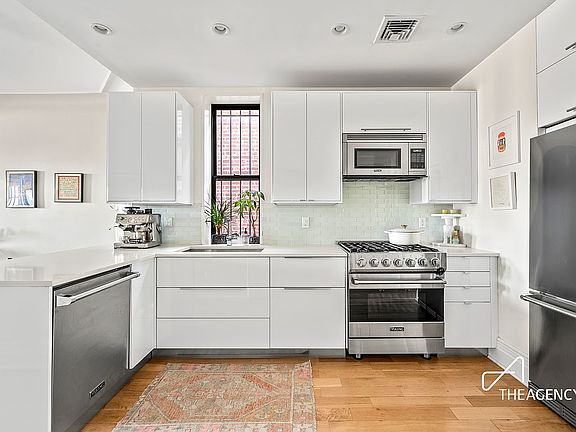 3rd image of 160 Prospect Park W APT 4