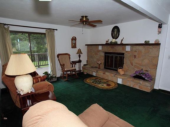 2nd image of 1010 Valley Dr