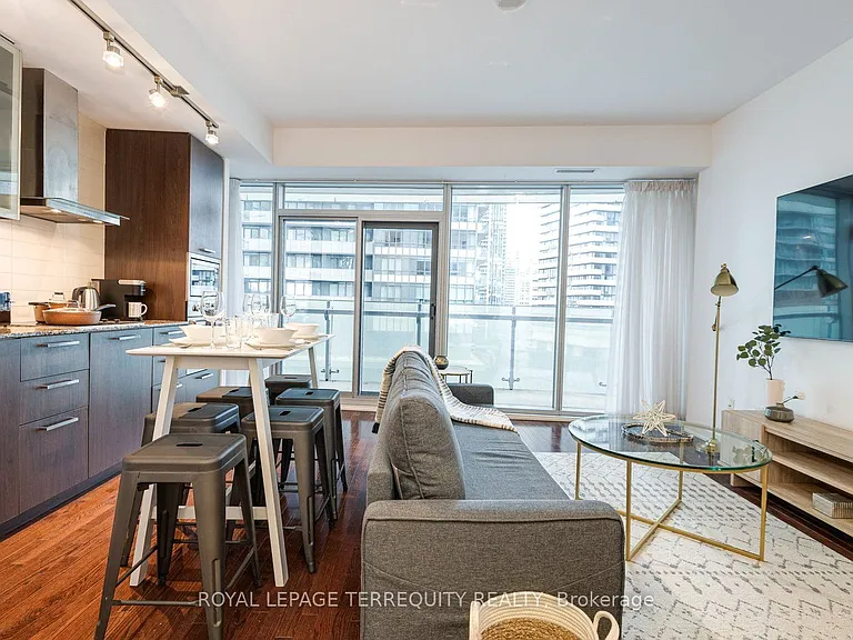 14 York St #1101 — Photo 2