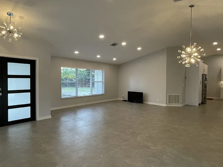 17548 32nd Ln N — Photo 10