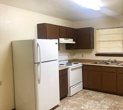 2nd image of 2327 Elm Park Dr