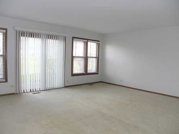 2nd image of 270 Doral Ct Unit 6