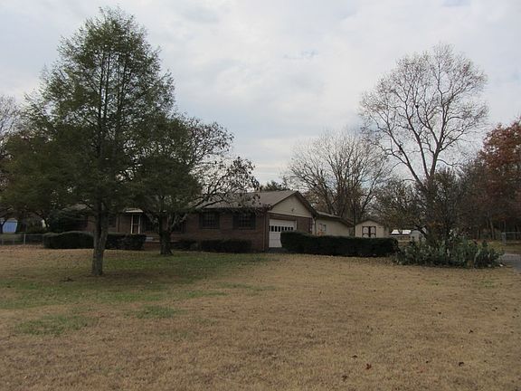 2nd image of 243 NW Circle Dr NE