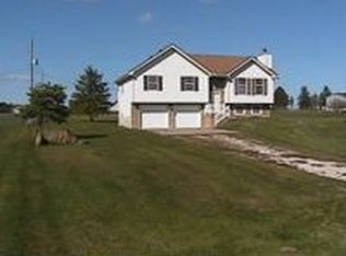 15060 Sweet Briar Dr, Basehor, KS 66007