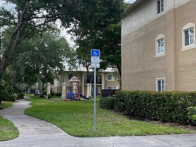 1700 S Crestwood Ct S #S-1708 — Photo 18