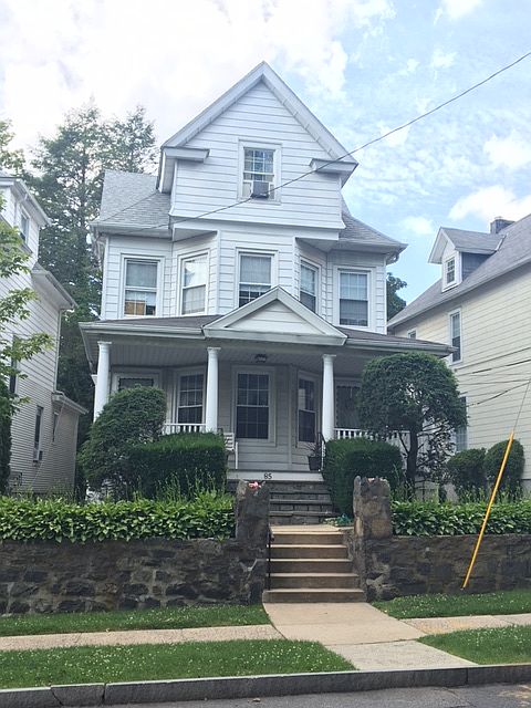 1st image of 85 Parkway Ln