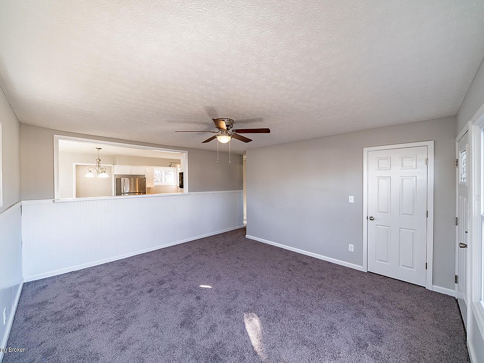 2nd image of 2910 Garey Ln