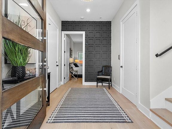 5th image of 516 Reinerman St