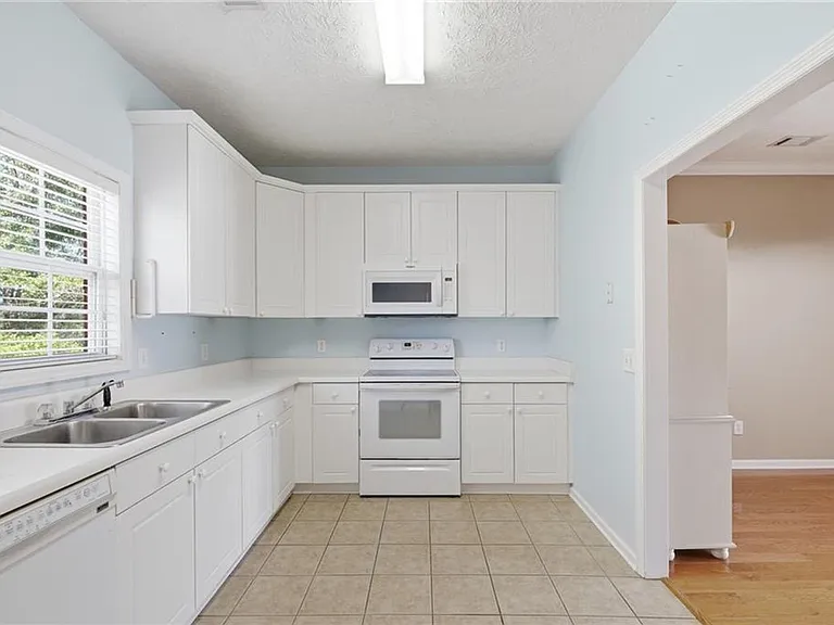 1213 N Dean Rd — Photo 9
