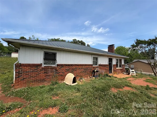 111 Akers Lndg, Ellenboro, NC 28040