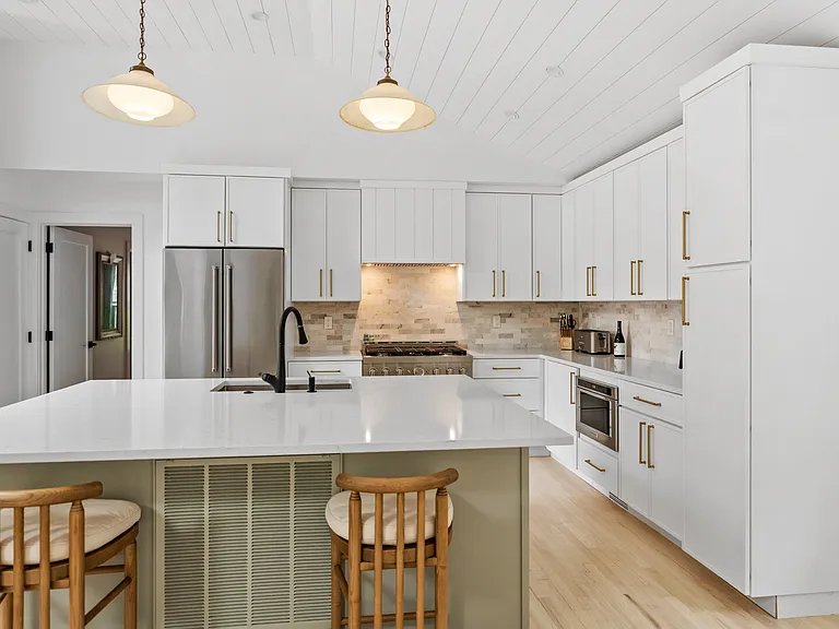 1480 Harbor Ln — Photo 8