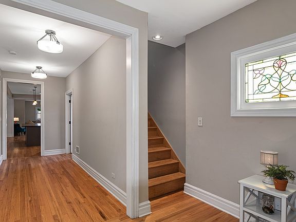 2nd image of 1112 S East Ave