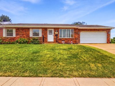 4944 Long View Dr, Dubuque, IA, 52002